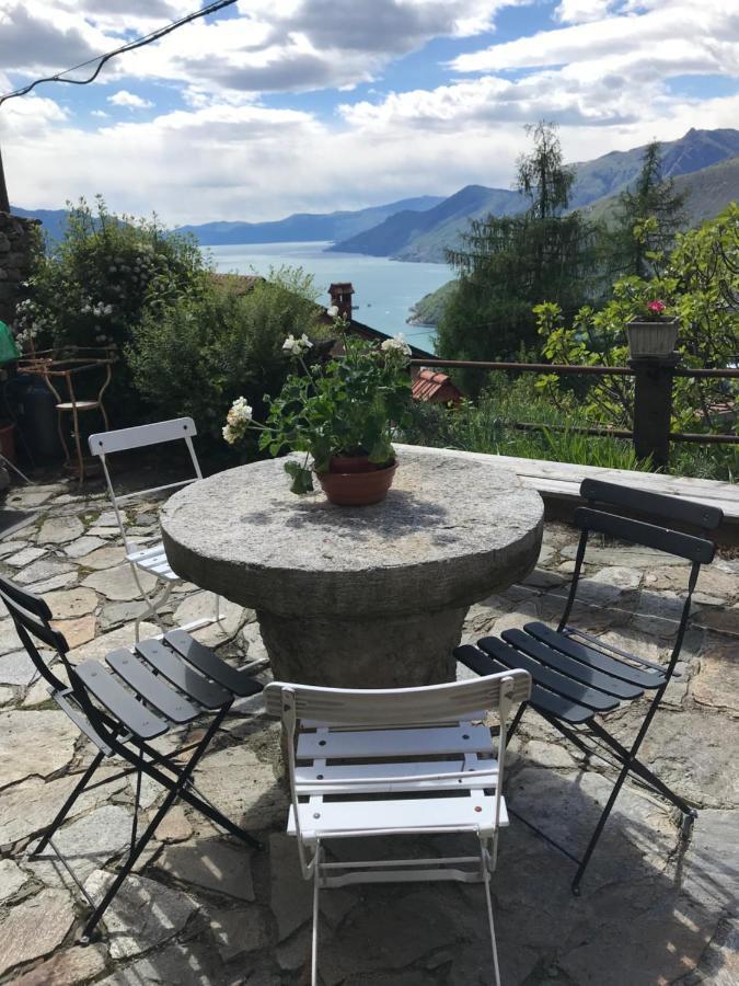 Vista Lago Maccagno Buitenkant foto